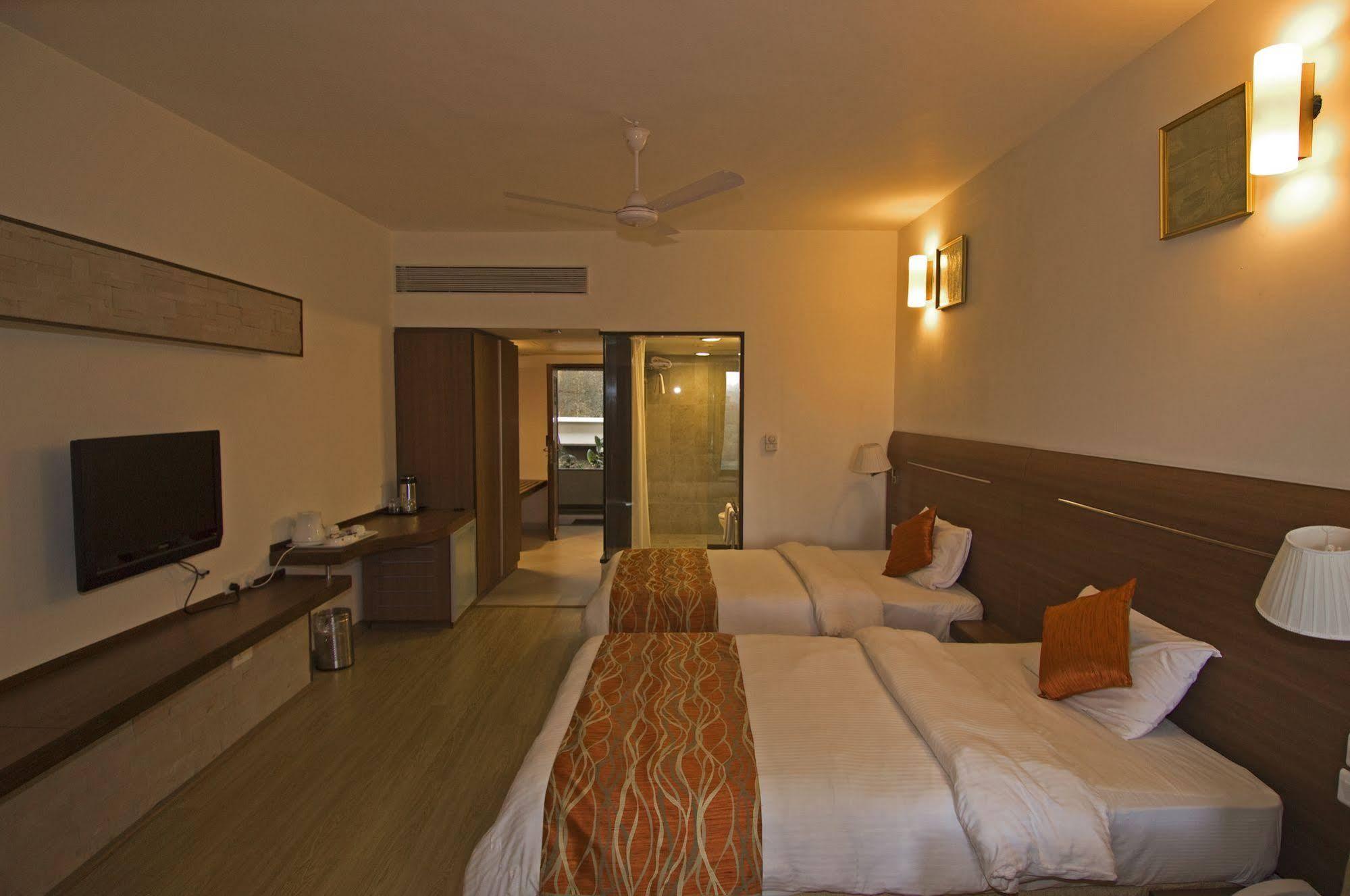 The Dukes Retreat Khandala Lonavala Εξωτερικό φωτογραφία