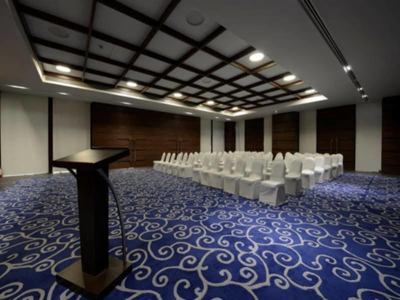 The Dukes Retreat Khandala Lonavala Εξωτερικό φωτογραφία